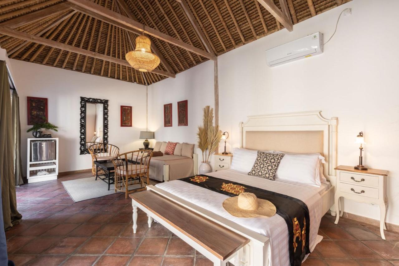 Amahelia Luxury Resort & Restaurant - ギリ・アサハン エクステリア 写真