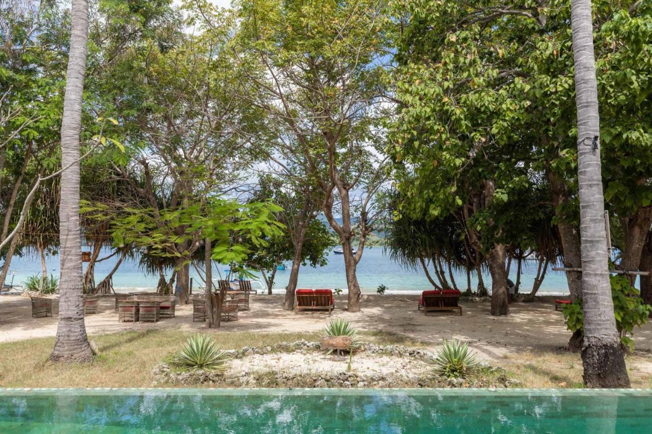 Amahelia Luxury Resort & Restaurant - ギリ・アサハン エクステリア 写真