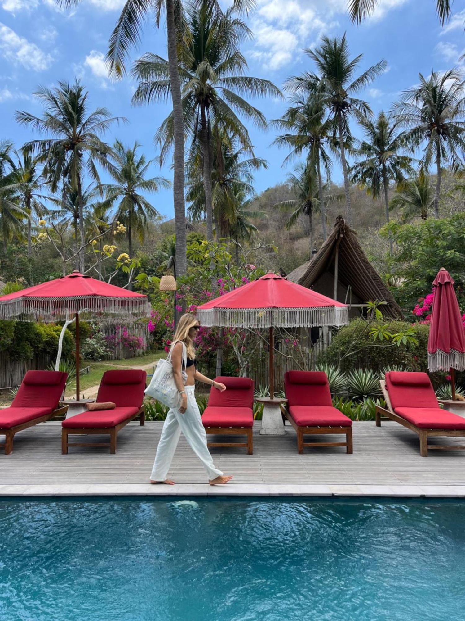 Amahelia Luxury Resort & Restaurant - ギリ・アサハン エクステリア 写真